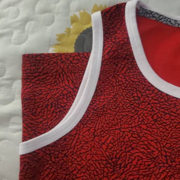 NEW WITH OUT TAGS BOYS JORDAN TANK - Picture 4 of 4